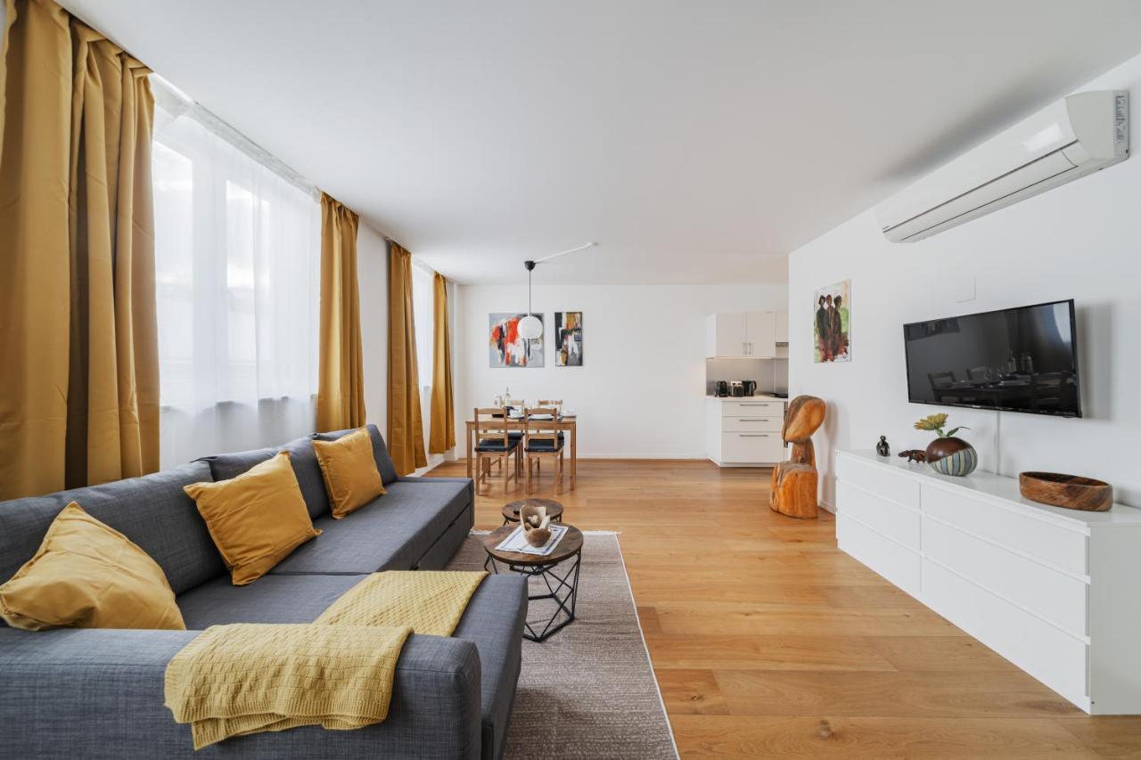 Business With Air Condition Apartament